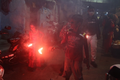 झारखंड में दिवाली एवं गुरुपर्व पर रात आठ से दस तक ही चला पायेंगे पटाखे, क्रिसमस और न्यू ईयर पर सिर्फ 35 मिनट की इजाजत