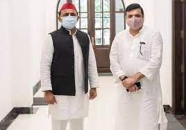 आप से गठबंधन कर सपा के लिए कब्र खोदने का काम करेंगे अखिलेश यादव!