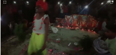 बिहार: पंचायत चुनाव में वोटरों का विश्वास जीतने की कोशिश, अंगारे पर चलकर दी ‘अग्नि परीक्षा’