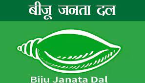 कांग्रेस के पूर्व सांसद प्रदीप मांझी बीजद में हुए शामिल  (22:46)  भुवनेश्वर, 6 नवंबर (आईएएनएस)| कांग्रेस के पूर्व सांसद प्रदीप मांझी शनिवार को नबरंगपुर जिले में एक विशेष कार्यक्रम में औपचारिक रूप से ओडिशा के सत्तारूढ़ बीजू जनता दल (बीजद) में शामिल हो गए। प्रदेश कांग्रेस इकाई के पूर्व कार्यकारी अध्यक्ष मांझी ने 22 अक्टूबर को पार्टी से इस्तीफा दे दिया था।  मांझी के कई समर्थक और कांग्रेस के अन्य नेता भी उनके साथ बीजद में शामिल हो गए। बीजद के संगठन सचिव प्रणब प्रकाश दास ने मांझी का पार्टी में स्वागत किया।  मांझी ने कहा कि वह अपने निर्वाचन क्षेत्र और अविभाजित कोरापुट क्षेत्र के विकास के लिए बीजद में शामिल हुए हैं। उन्होंने कहा कि बीजेडी ही एकमात्र ऐसी पार्टी है, जो राज्य में हर चुनाव में उभर रही है।  उन्होंने यह भी कहा कि बीजद ने उनसे वादा किया था कि जब वह कांग्रेस में थे तो उनके द्वारा उठाए गए मुद्दों और समस्याओं को देखेंगे।  मांझी की खोज तत्कालीन कांग्रेस उपाध्यक्ष राहुल गांधी ने भुवनेश्वर में आयोजित यूथ कांग्रेस ‘टैलेंट सर्च फॉर यूथ’ में की थी, जहां वे राज्य स्तर पर पहले स्थान पर रहे थे।  माझी ने अपना राजनीतिक जीवन नबरंगपुर से जिला परिषद के निर्वाचित अध्यक्ष के रूप में शुरू किया, और फिर 2009 में नबरंगपुर से लोकसभा के लिए चुने गए। हालांकि, वह पिछले दो लोकसभा चुनाव 2014 और 2019 में इस सीट से हार गए थे।