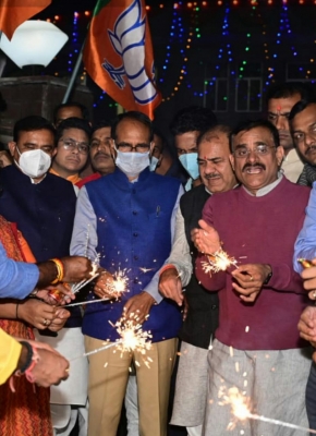 भोपाल का हबीबगंज स्टेशन रानी कमलापति के नाम, भाजपा ने आतिशबाजी की