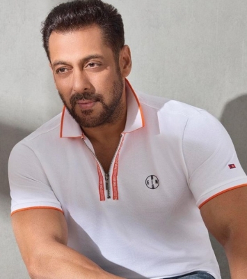 थिएटर में ‘अंतिम’ शो के दौरान फैन्स ने की आतिशबाजी, सलमान खान ने किया विरोध