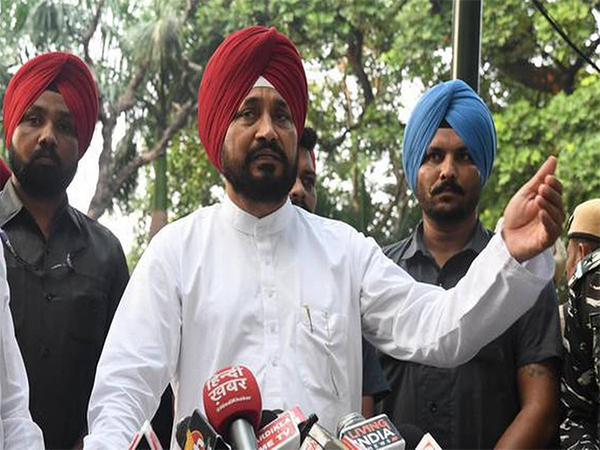 बम ऑपरेट करने वाले व्यक्ति की मौत का अंदेशा