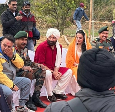 सनी देओल और अमीषा पटेल ने शुरू की ‘गदर 2’ की शूटिंग