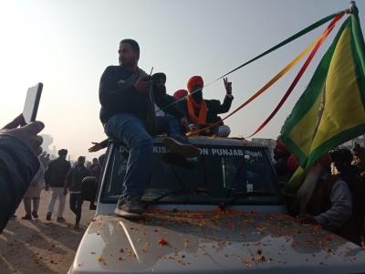 कई लोगों ने पर्दे के पीछे रहकर दी आंदोलन को मजबूती, अब ‘जीत’ का जश्न मनाते हुए घरों की ओर लौट रहे