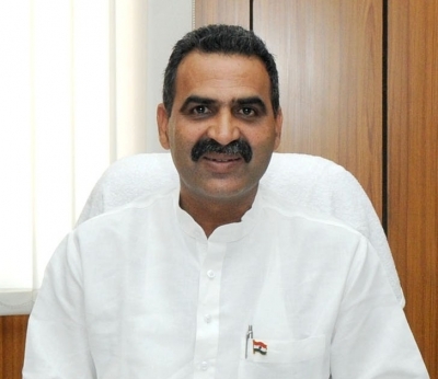 मथुरा में भी कुछ बड़ा होना चाहिए: केंद्रीय मंत्री