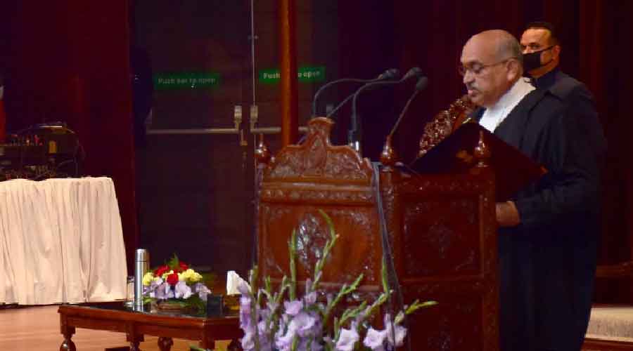 न्यायाधीश मित्थल को पद से हटाने की मांग