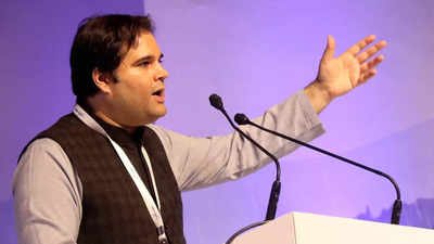 वरुण गाँधी ने उठाए रात में कर्फ्यू ओर दिन में रैल्लीयों  को लेकर सवाल