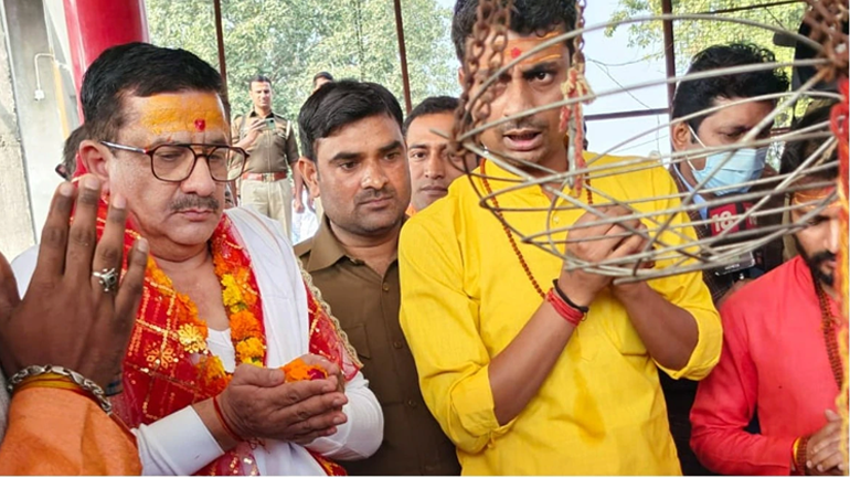 इस्लाम धर्म छोड़कर वसीम रिजवी ने अपनाया हिंदू धर्म