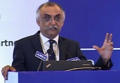 पाकिस्तान के पूर्व राजस्व प्रमुख ने कहा – दिवालिया हो गया है पाक