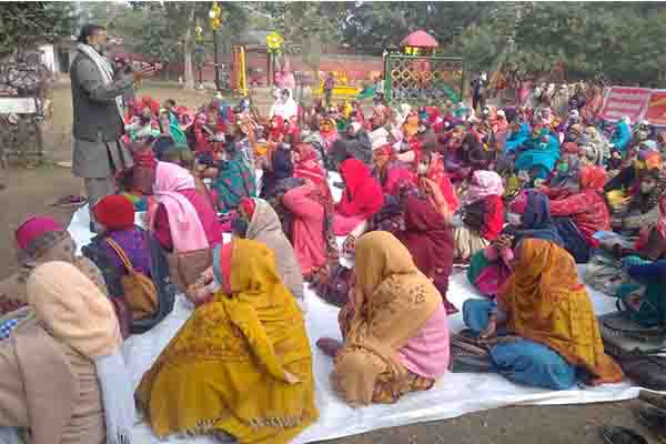 आंगनबाड़ी आंदोलन को योगेंद्र यादव और कैप्टन अजय सिंह ने दिया समर्थन