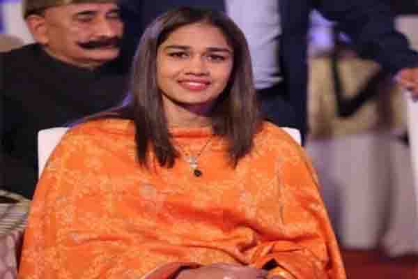 बबीता फोगाट पर लगा कोरोना चुनाव आचार संहिता उल्लंघन का आरोप : UP चुनाव