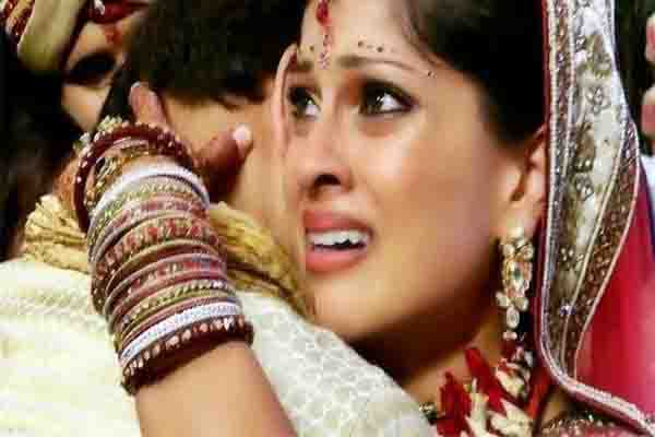 मांग रही क्यों बेटियाँ, आज दया उपहार