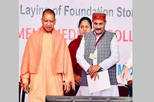 अब योगी सरकार के एक और मंत्री दारा सिंह चौहान ने दिया इस्तीफा 