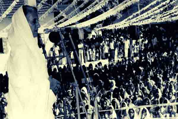 जब पत्थर लगने के बाद भी मंच पर डटी रही थीं इंदिरा गांधी, कहा दिया था-पीछे नहीं हटूंगी 