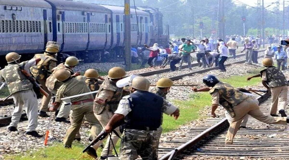 प्रयागराज हिंसाः हॉस्टल में घुसकर पिटाई करने वाले 6 पुलिस वाले सस्पेंड, SSP ने छात्रों से की यह अपील 