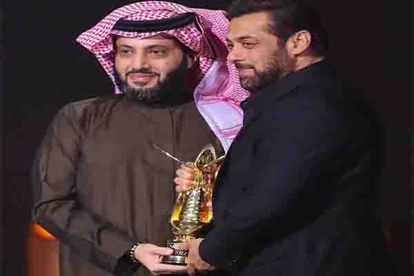 सऊदी अरब में सलमान खान को ‘पर्सनैलिटी ऑफ द ईयर’ के अवॉर्ड से सम्मनित किया गया