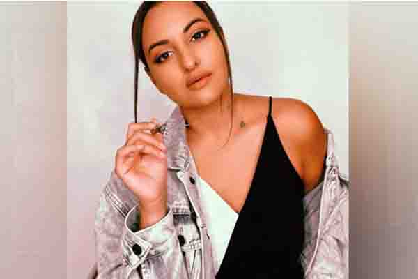 सोनाक्षी ने दिया करारा जवाब