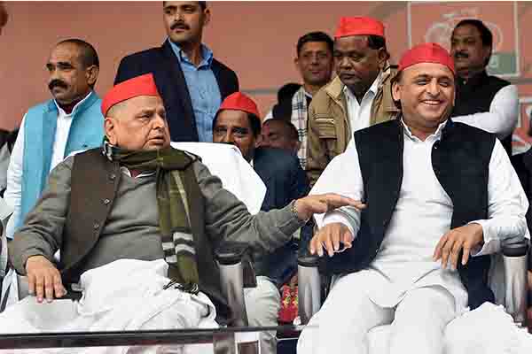 अपर्णा के बाद अब अखिलेश के मौसा भी बदलेंगे पाला