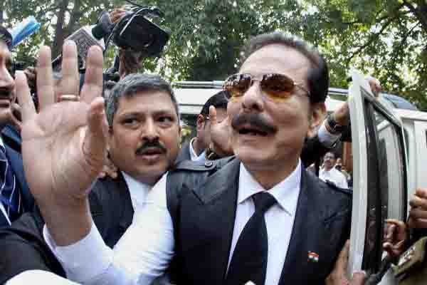 दिल्ली जंतर-मंतर पर सहारा से आर-पार की लड़ाई लड़ने को पहुंच रहे निवेशक 