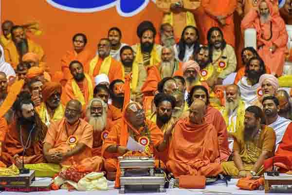अब सभी मंदिर सरकारी नियंत्रण से होंगे मुक्त : ‘धर्म संसद’