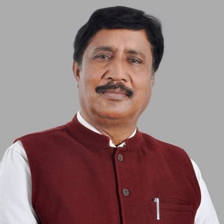 साईकिल छोड़ हाथी पर सवार हुए पूर्व मंत्री मदन चौहान, गढ़ से मिला टिकट 