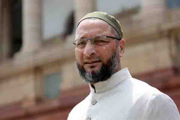 मौलाना का ओवैसी को खुला खत- वोट बांटने के लिए उम्मीदवार मत उतारिए, अतीक अहमद की बेगम बनाया जा रहा है उम्मीदवार 