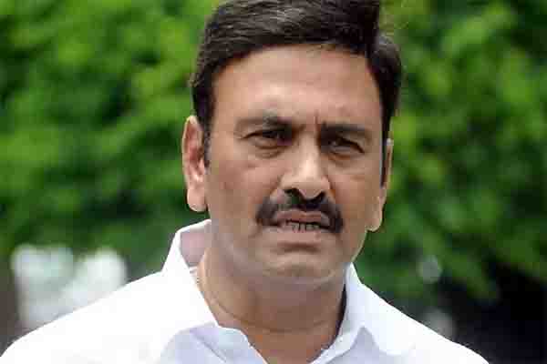 बागी सांसद को तलब किया