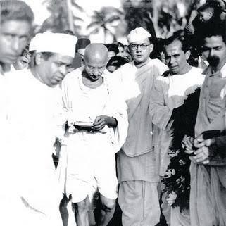 सुभाष बोस की अध्‍यक्षता में सोशलिस्टों का सरकारपरस्त (रूढ़िवादी गांधीवादियों) से टकराव