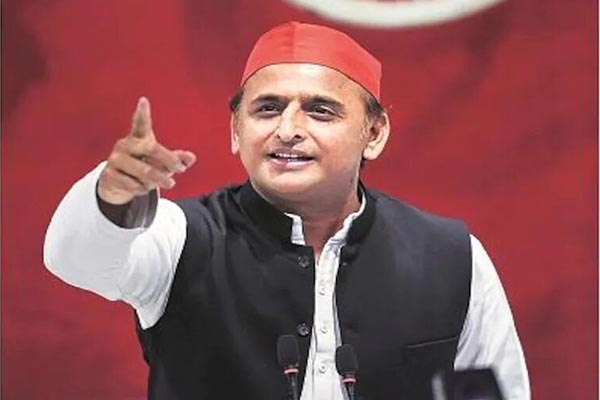 कवरेज से ग़ायब विपक्ष कवर पर आने लगा है, अखिलेश आ रहे हैं क्या ?