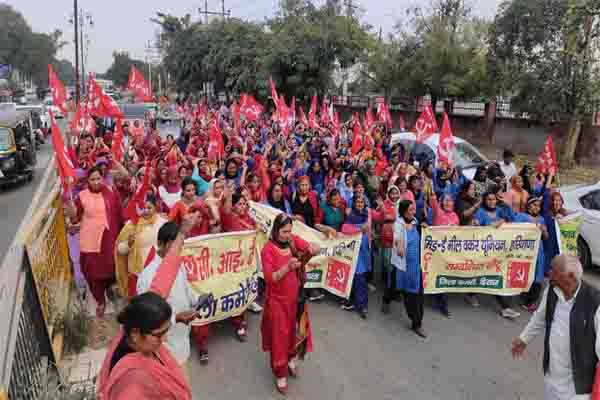 आंगनवाड़ी वर्कर