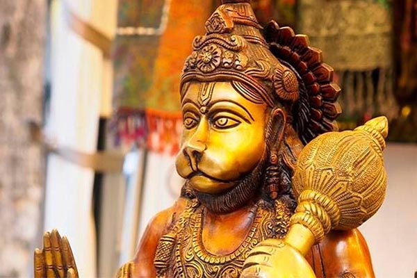 हनुमान मंदिर राजनेताओं का पहला पड़ाव बना