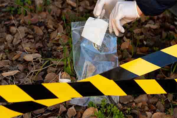 हैवानियत की हदें पार : कील से निकाली गई आंख, चेहरे पर सिगरेट के दाग, गर्दन पर जूते के निशान, कानपुर में 10 साल के बच्चे के साथ दरिंदगी, नग्‍न मिला शव