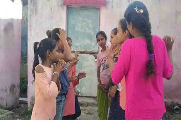 सुविधायुक्त टॉयलेट्स का निर्माण की मांग 