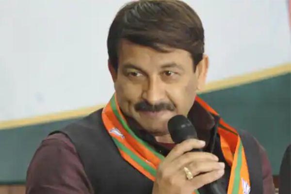 यूपी चुनाव: रोड शो छोड़कर अचानक क्‍यों निकल गए मनोज तिवारी?  