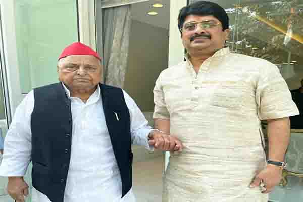 मुलायम सिंह यादव जेल से ही राजा भैया को बनाना चाहते थे सांसद!