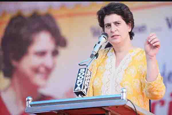 अब प्रियंका गांधी भी कूदीं विवाद में; कहा हिजाब हो या बिकनी, महिलाओं का अधिकार