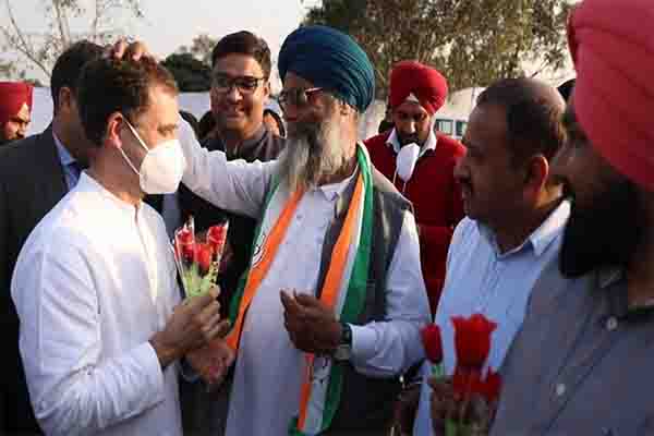 बिजली के बिल माफ़ न करने की वजह से कैप्‍टन अमरिंदर को हटाया : राहुल गांधी 