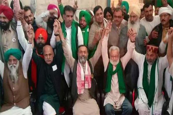 उप्र चुनाव : टिकैत समेत किसान नेता करेंगे प्रयागराज, गोरखपुर, वाराणसी का दौरा