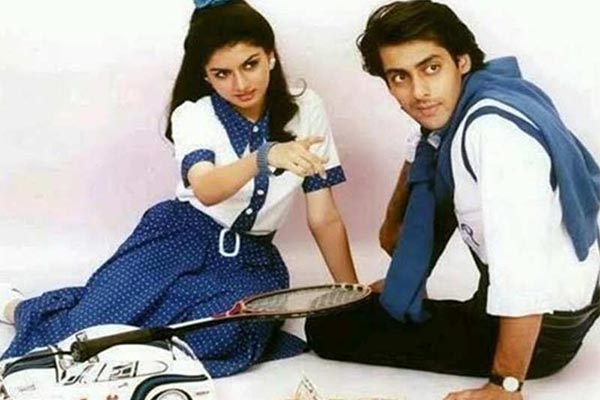 ‘मैंने प्यार किया’ के आइकॉनिक KISS में क्यों लगा था शीशा? भाग्यश्री ने बताया था शूटिंग का मजेदार किस्सा