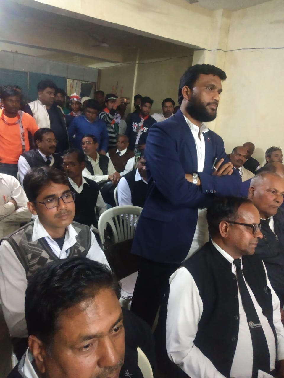 सैकड़ों सहारा पीड़ितों ने किया बस्ती कार्यालय का घेराव