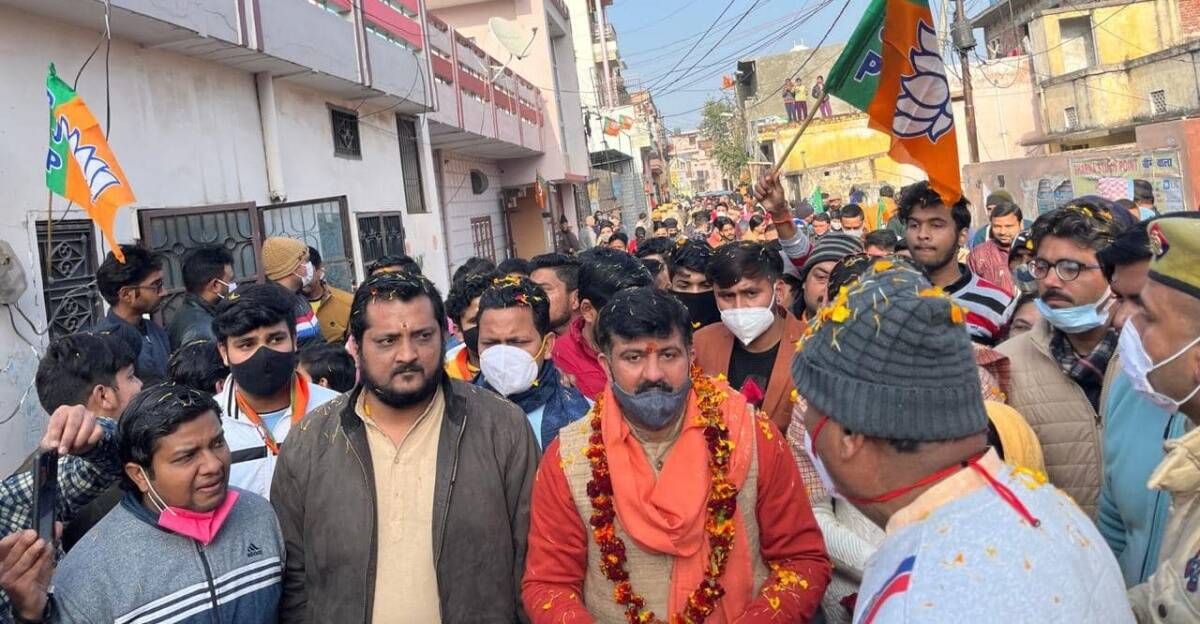 भाजपा को वोट के ल‍िए मुसलमानों के हाथ में कुरान शरीफ रखवा कर कसम खिलावाऊंगा – BJP MLA के पति का वीडियो वायरल