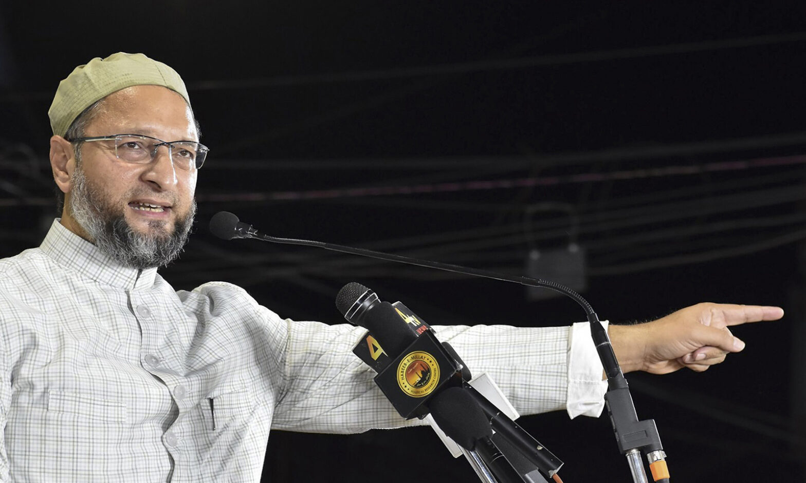 असदुद्दीन ओवैसी के काफिले पर हमला, मेरठ से दिल्ली जाते समय 3-4 राउंड फायरिंग