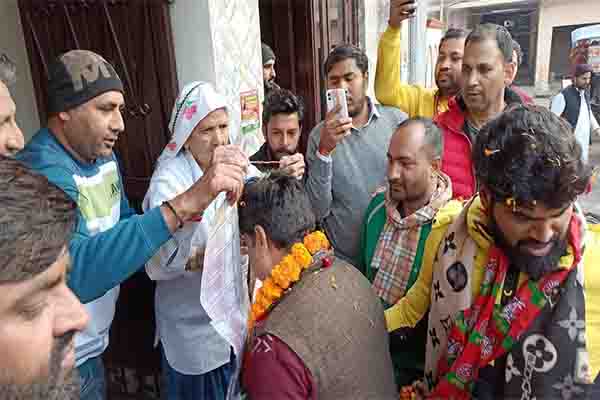 नोएडा में भाजपा के किले की बुनियाद को गला रहे सुनील चौधरी के आंसू