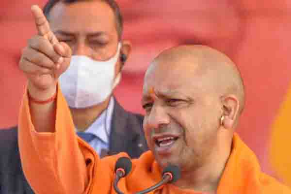 सीएम योगी ने सपा के सिर्फ कब्रिस्तान बाउंड्री की बात की तो यूजर्स दिलाने लगे एक्सप्रेस-वे और किसानों की याद