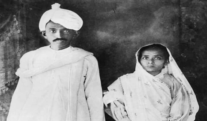 जब गांधी जी ने अंग्रेजी अदालत में मना कर दिया था पगड़ी उतारने के लिए !