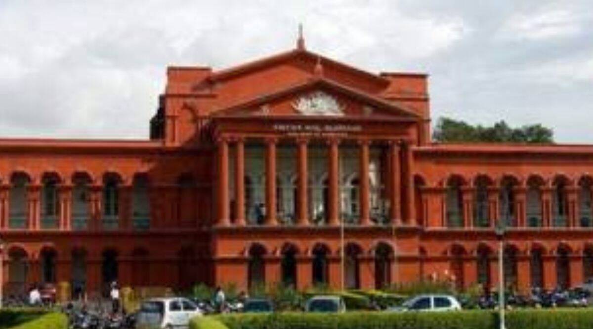 हिजाब धर्म का अनिवार्य हिस्सा नहीं- कर्नाटक हाईकोर्ट