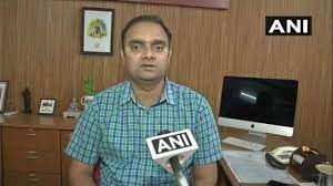 बिहार: स्कूल में औचक निरीक्षण को पहुंचे खगड़िया के डीएम आलोक रंजन घोष, ब्लैकबोर्ड पर अपना नाम तक नहीं लिख पाए कई बच्चे