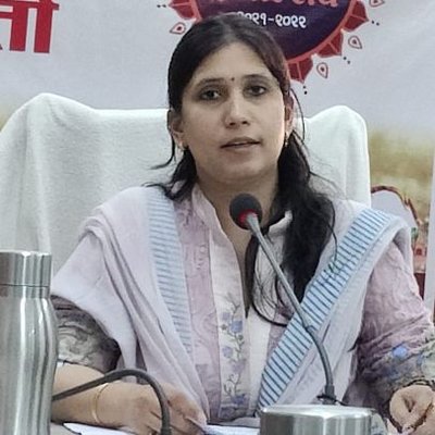 बस्‍ती में बच्‍चों को मिलीं वीवीपैट से निकली पर्चियां और EVM एड्रेस टैग, DM ने दी  सफाई