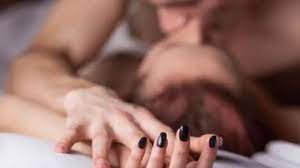 रिलेशन बनाते समय गर्लफ्रेंड ने चाकू से किया हमला, कहा- देश के लिए किया ऐसा